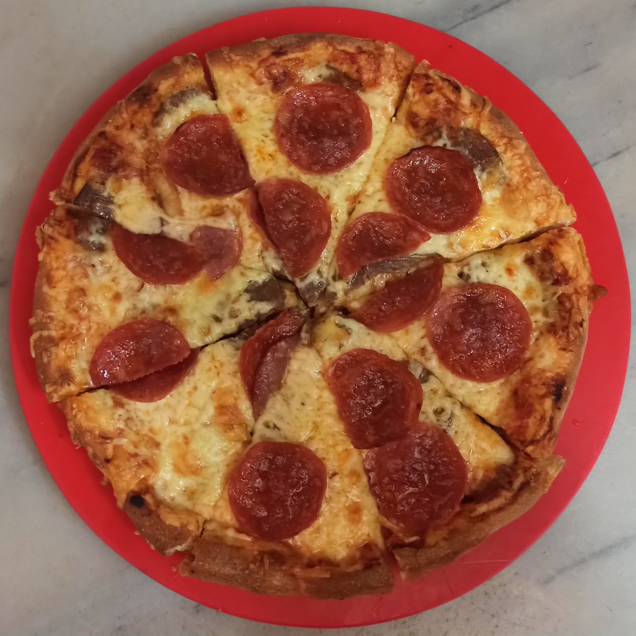 Πίτσα Σουτζούκι Πεπερόνι