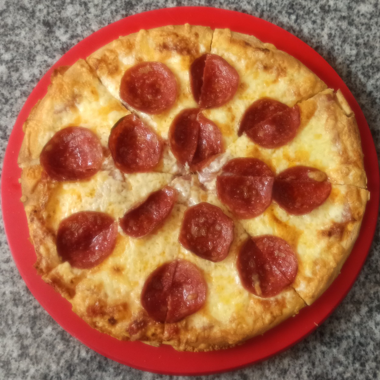 Πίτσα Ζαμπόν Πεπερόνι