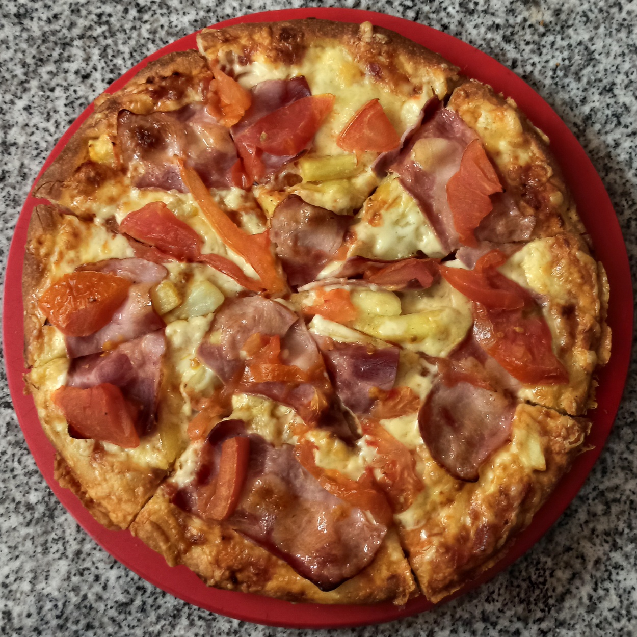 Πίτσα Πατάτα Μπέικον Ντομάτα